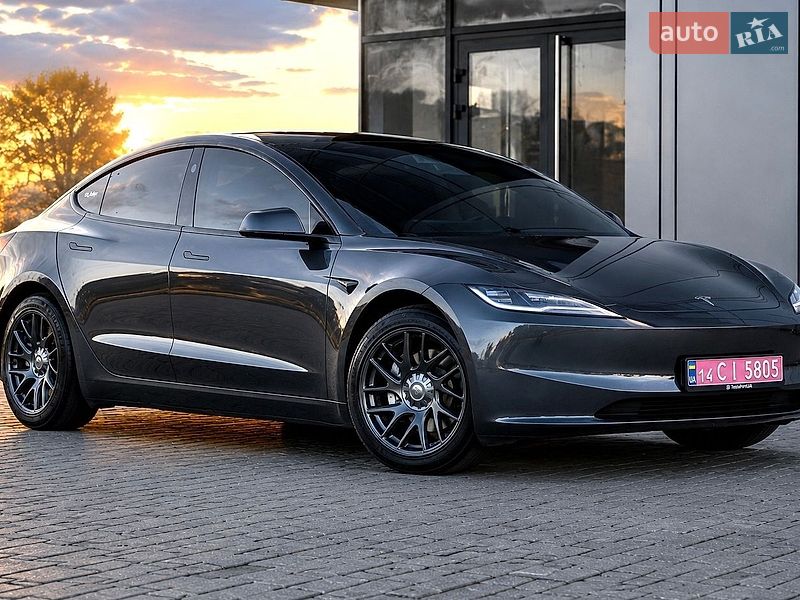 Tesla Model 3 2025