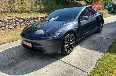 Седан Tesla Model 3 2024 в Ровно