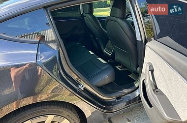 Седан Tesla Model 3 2024 в Ровно