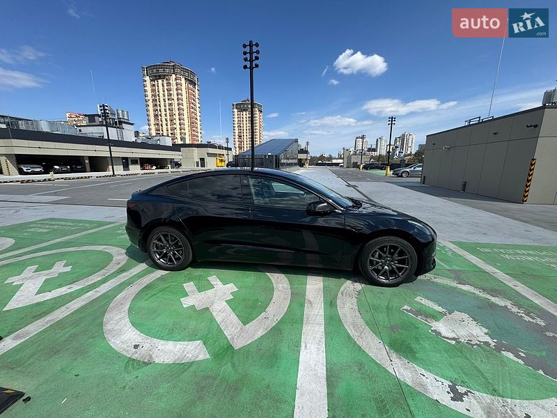 Седан Tesla Model 3 2019 в Киеве