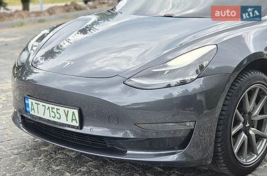 Седан Tesla Model 3 2018 в Львове
