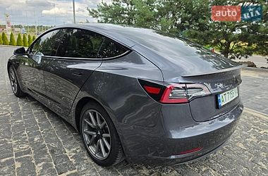 Седан Tesla Model 3 2018 в Львове