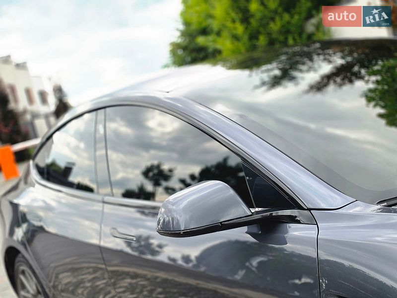 Седан Tesla Model 3 2018 в Львове