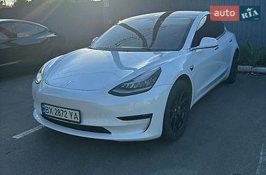 tesla model-3 2018 в Ізяслав від професійного продавця Володимир