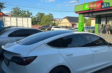 Седан Tesla Model 3 2018 в Ізяславі
