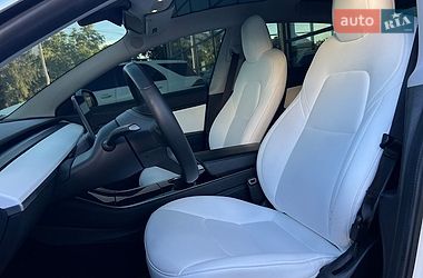 Седан Tesla Model 3 2019 в Ивано-Франковске