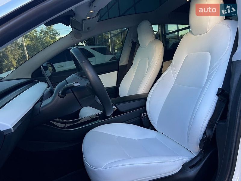 Седан Tesla Model 3 2019 в Ивано-Франковске