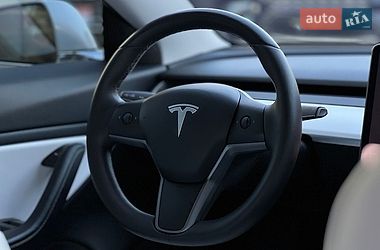 Седан Tesla Model 3 2019 в Ивано-Франковске