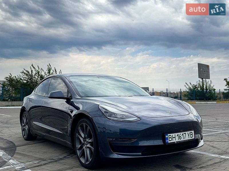Седан Tesla Model 3 2021 в Одесі