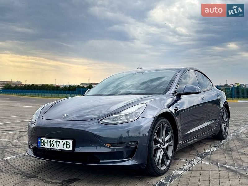 Tesla Model 3 2021