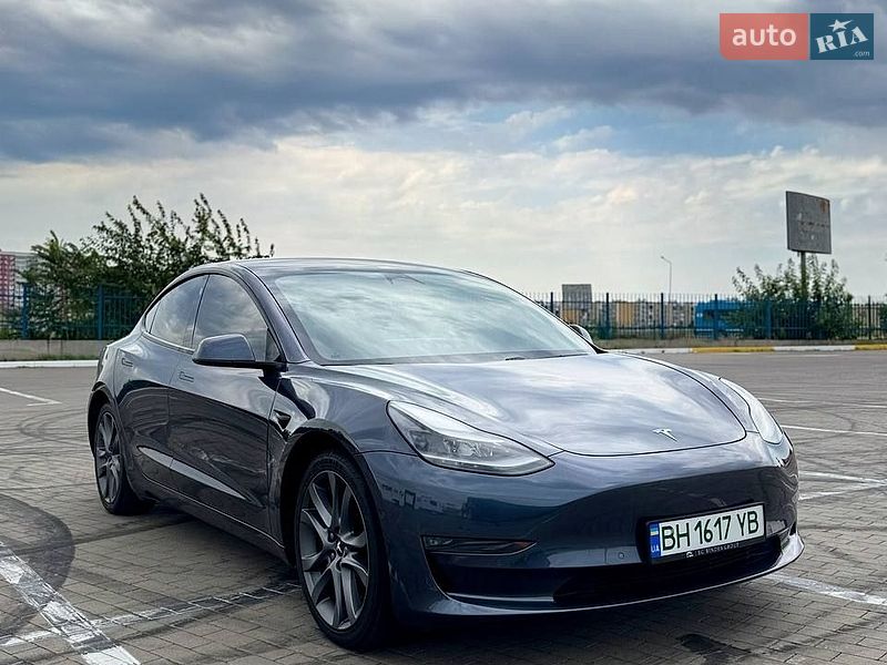 Седан Tesla Model 3 2021 в Одесі