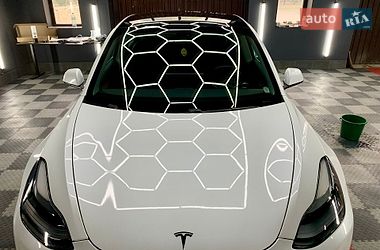 Седан Tesla Model 3 2021 в Кам'янському