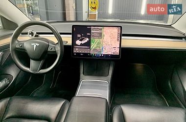 Седан Tesla Model 3 2021 в Кам'янському