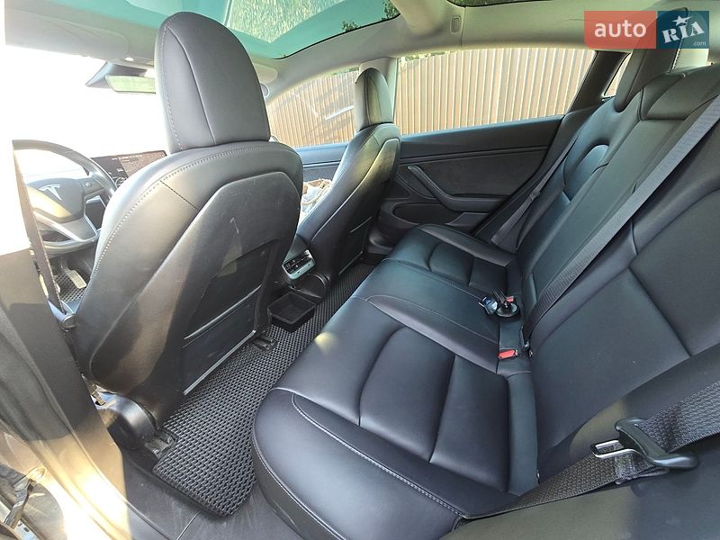 Седан Tesla Model 3 2019 в Одессе