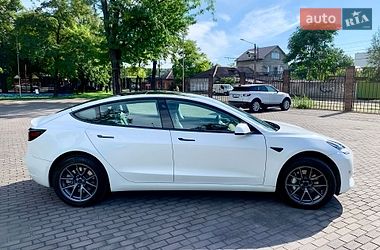 Седан Tesla Model 3 2021 в Кам'янському