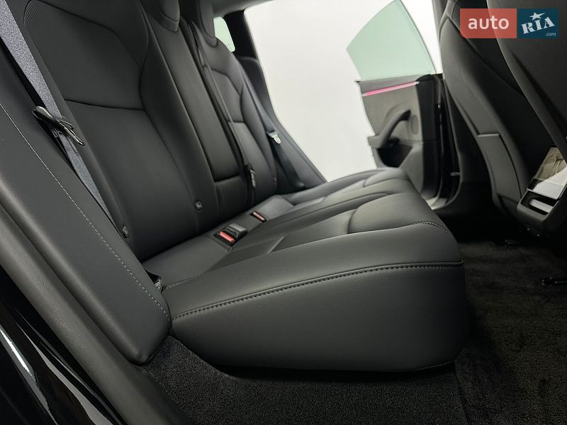 Седан Tesla Model 3 2024 в Одессе