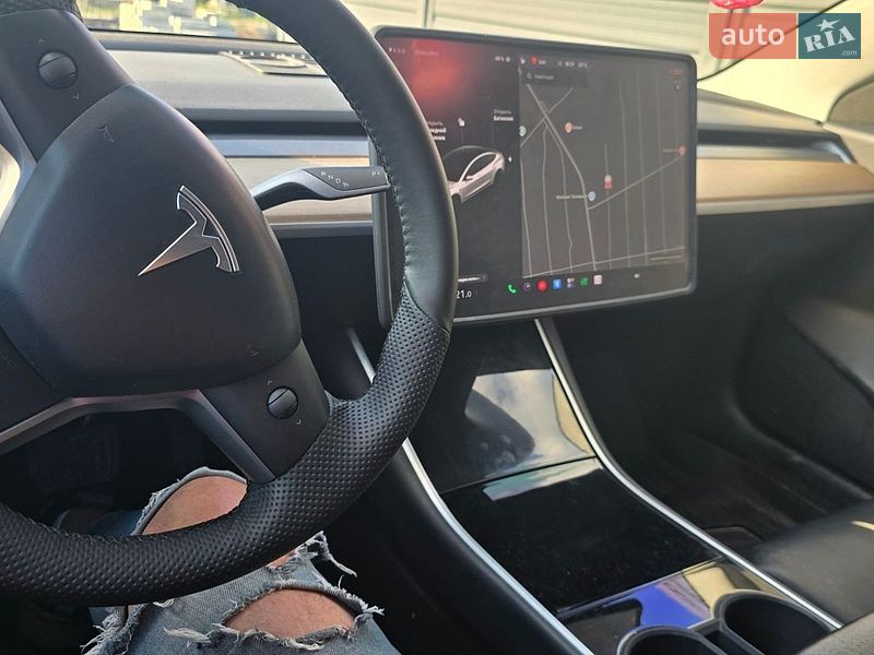 Седан Tesla Model 3 2020 в Луцьку