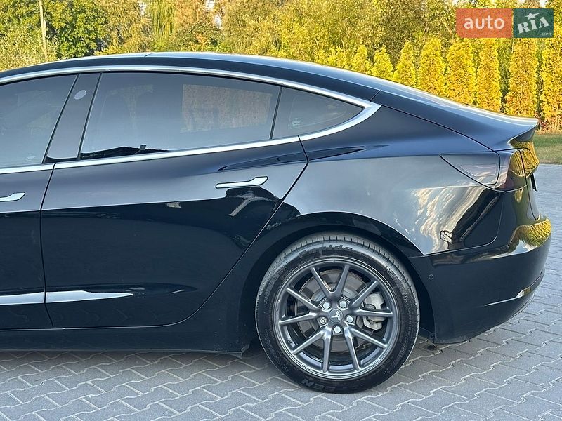 Седан Tesla Model 3 2019 в Тернополе