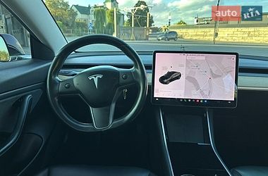 Седан Tesla Model 3 2019 в Тернополе