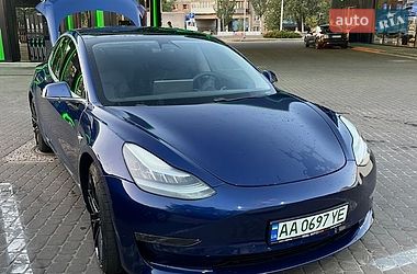 Седан Tesla Model 3 2020 в Києві