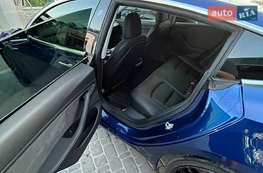 Седан Tesla Model 3 2020 в Києві