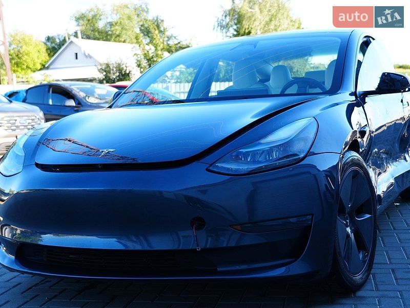 Седан Tesla Model 3 2024 в Дрогобичі