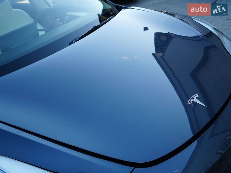 Седан Tesla Model 3 2024 в Дрогобичі