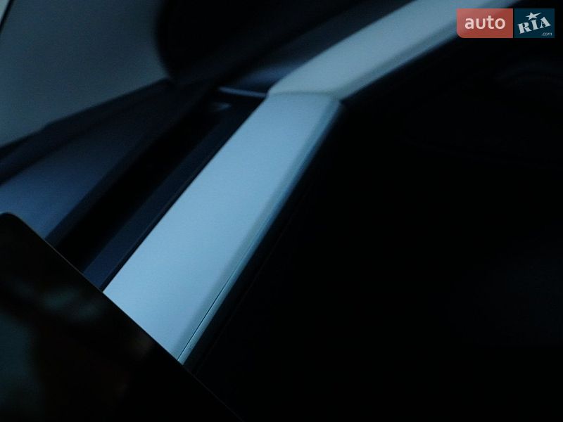 Седан Tesla Model 3 2024 в Дрогобичі