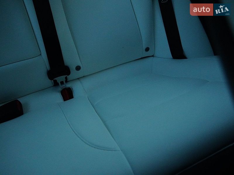 Седан Tesla Model 3 2024 в Дрогобичі