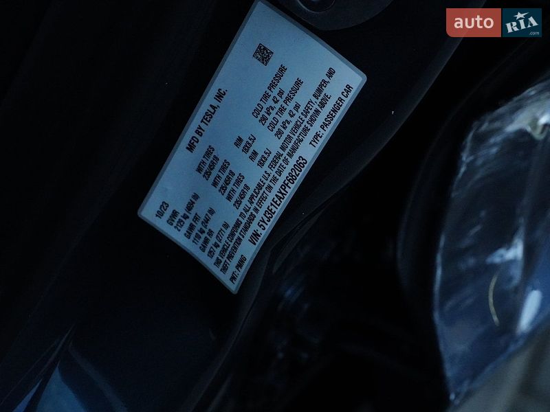 Седан Tesla Model 3 2024 в Дрогобичі