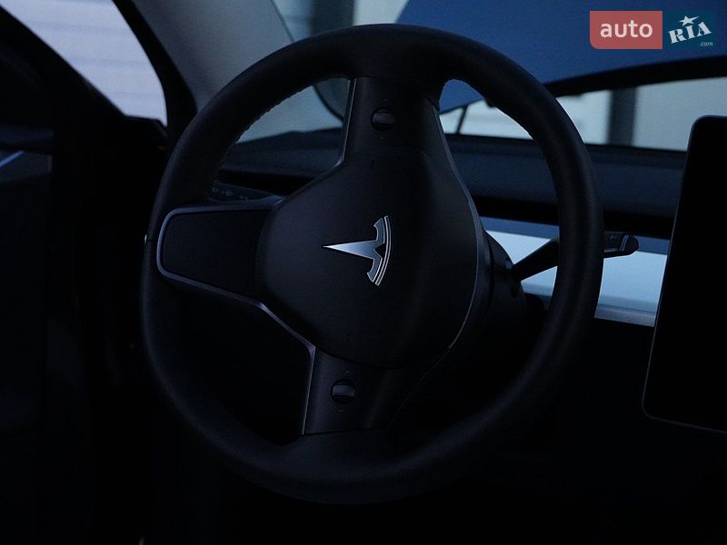 Седан Tesla Model 3 2024 в Дрогобичі