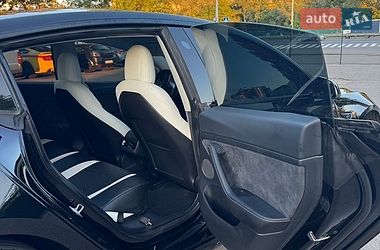 Седан Tesla Model 3 2021 в Киеве