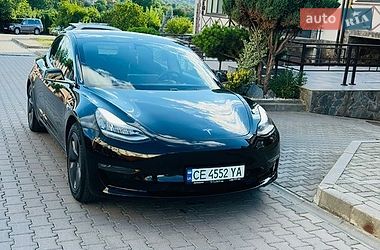 Седан Tesla Model 3 2019 в Чернівцях
