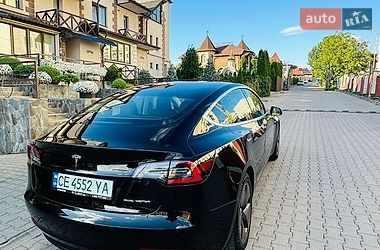 Седан Tesla Model 3 2019 в Чернівцях