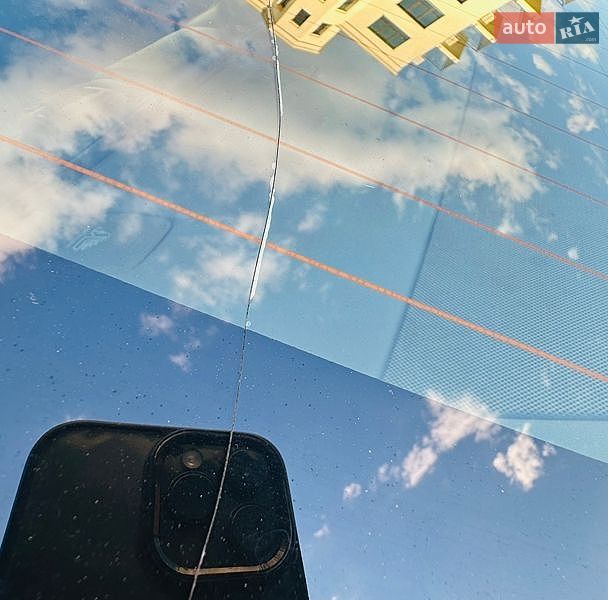 Седан Tesla Model 3 2019 в Черновцах