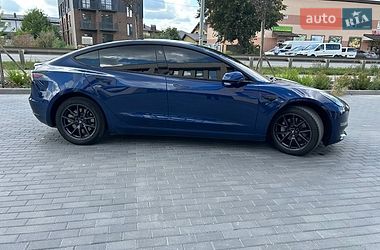 Седан Tesla Model 3 2022 в Виннице