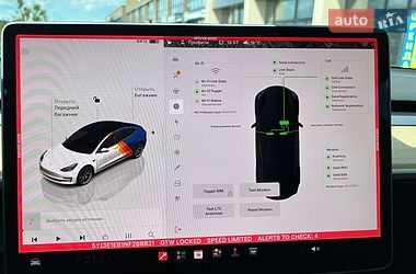 Седан Tesla Model 3 2022 в Виннице