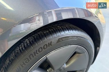 Седан Tesla Model 3 2022 в Львове