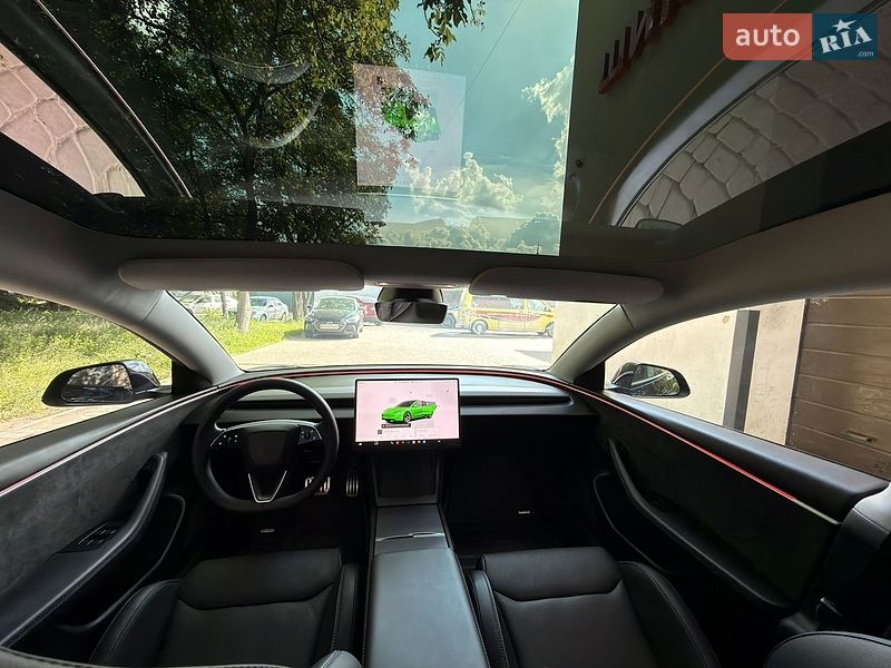 Седан Tesla Model 3 2024 в Черкасах