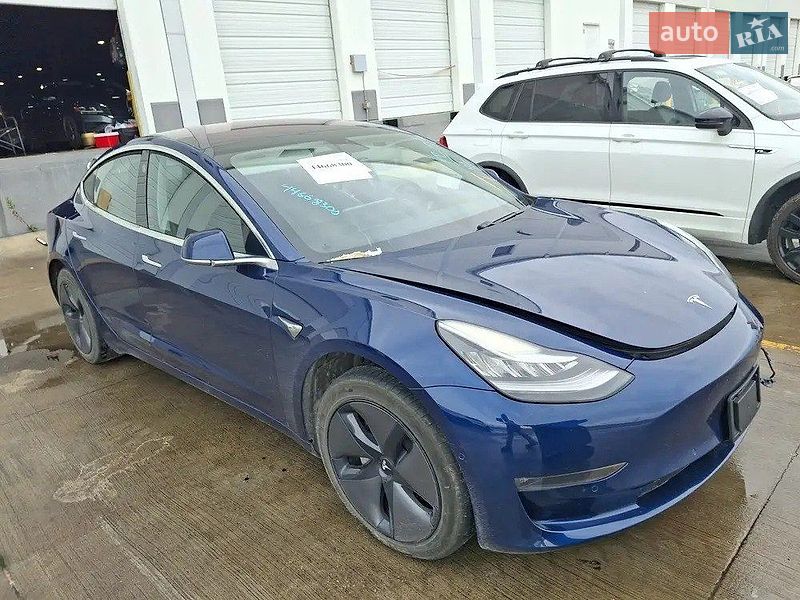 Седан Tesla Model 3 2018 в Одессе
