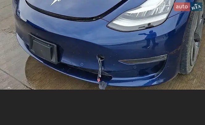 Седан Tesla Model 3 2018 в Одессе