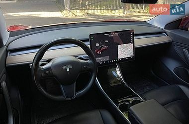 Седан Tesla Model 3 2018 в Николаеве