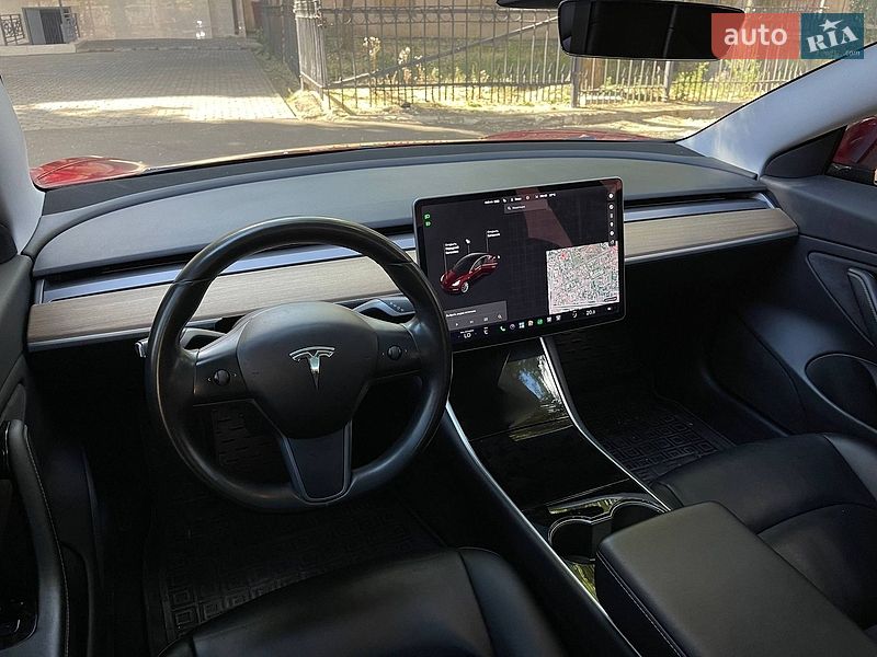 Седан Tesla Model 3 2018 в Николаеве