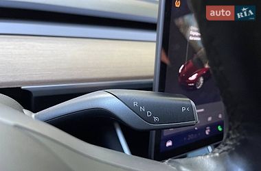 Седан Tesla Model 3 2018 в Николаеве