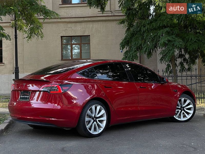 Седан Tesla Model 3 2018 в Николаеве