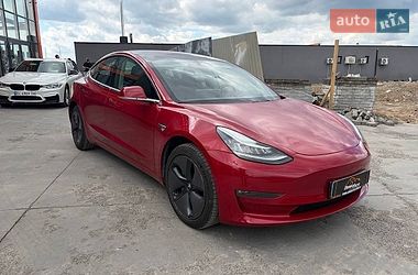 Седан Tesla Model 3 2018 в Львове