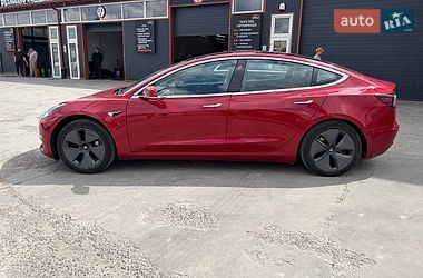 Седан Tesla Model 3 2018 в Львове