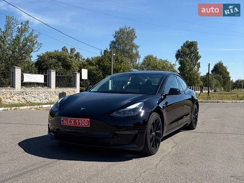 Седан Tesla Model 3 2022 в Барышевке