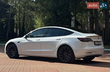 Седан Tesla Model 3 2021 в Киеве