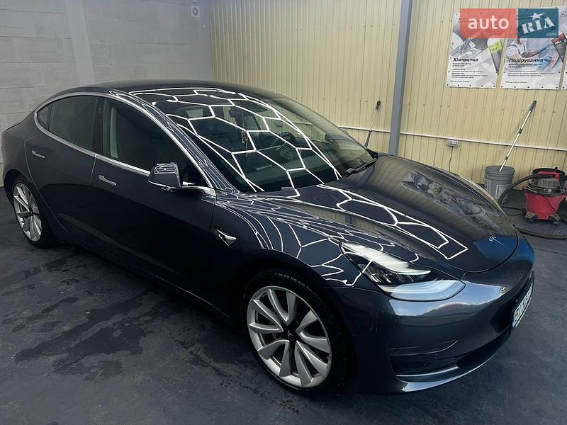 Седан Tesla Model 3 2018 в Кременчуге